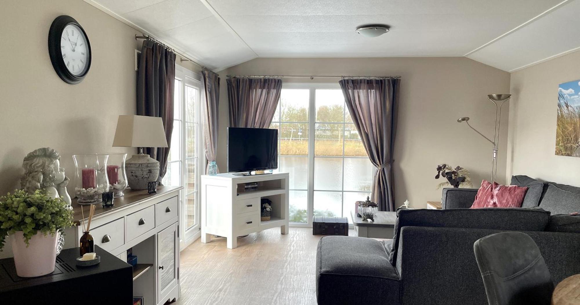 Chalet Makkum C99B Met Prive Gelegen Tuin Aan Het Water Exterior photo