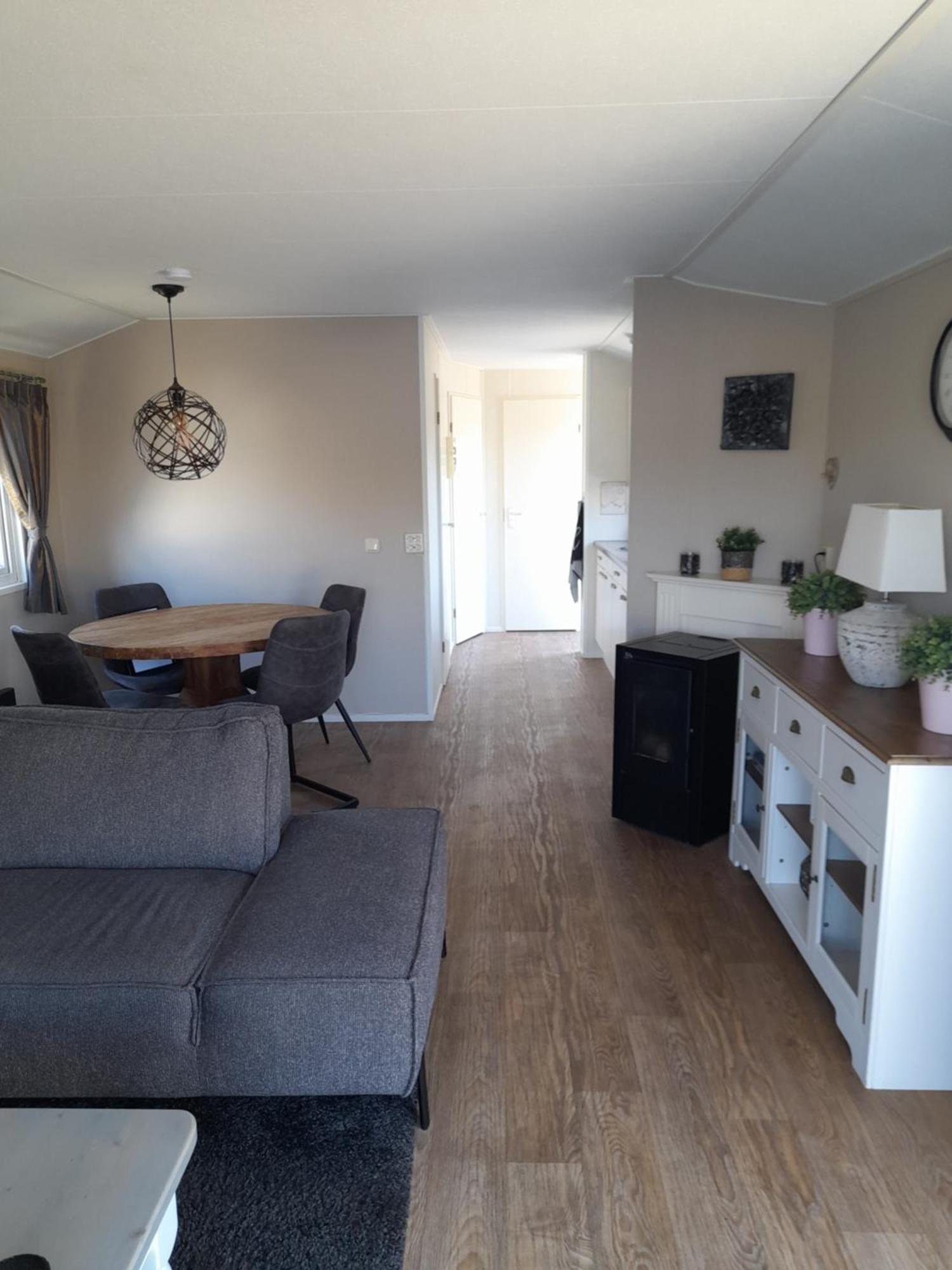 Chalet Makkum C99B Met Prive Gelegen Tuin Aan Het Water Exterior photo