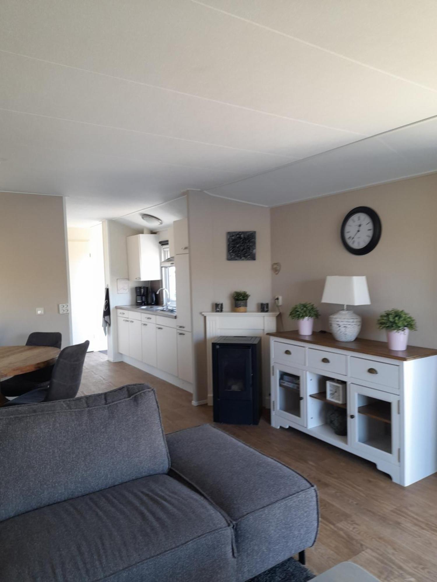 Chalet Makkum C99B Met Prive Gelegen Tuin Aan Het Water Exterior photo