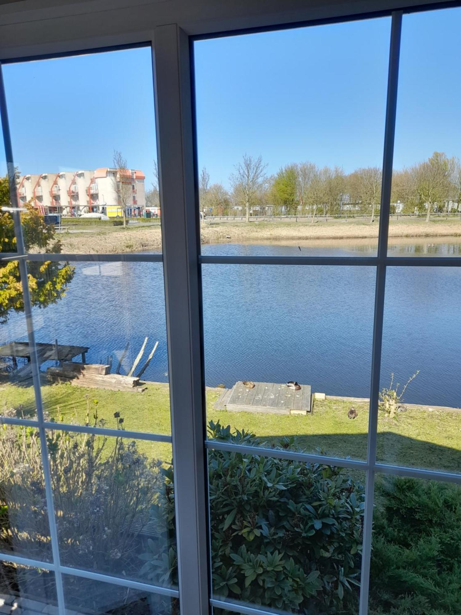 Chalet Makkum C99B Met Prive Gelegen Tuin Aan Het Water Exterior photo