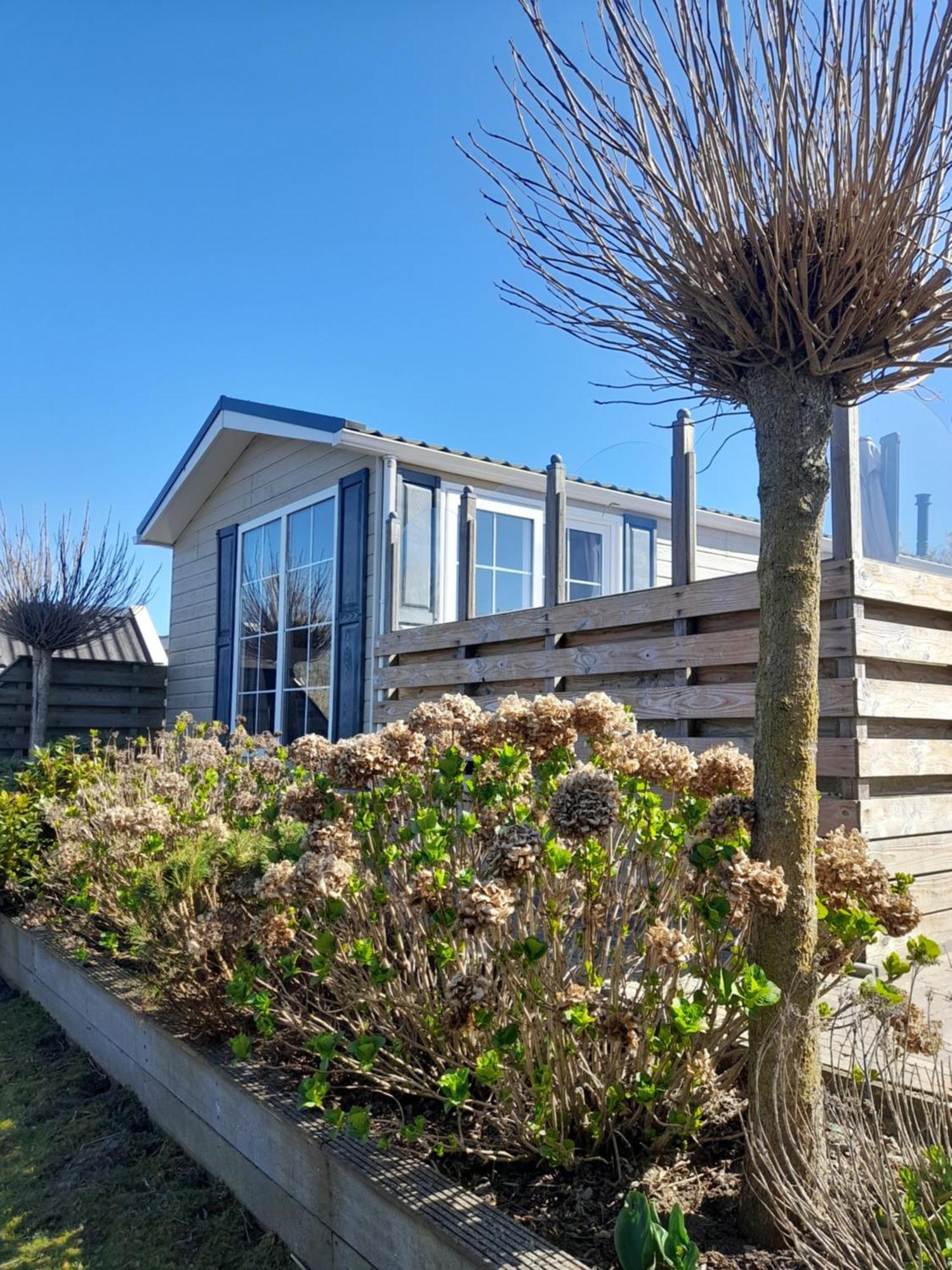 Chalet Makkum C99B Met Prive Gelegen Tuin Aan Het Water Exterior photo