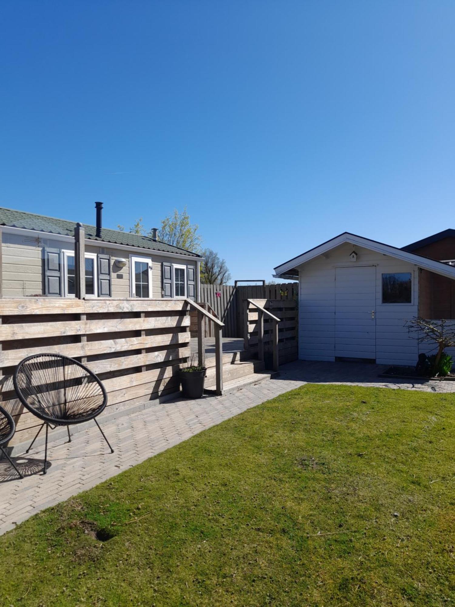 Chalet Makkum C99B Met Prive Gelegen Tuin Aan Het Water Exterior photo