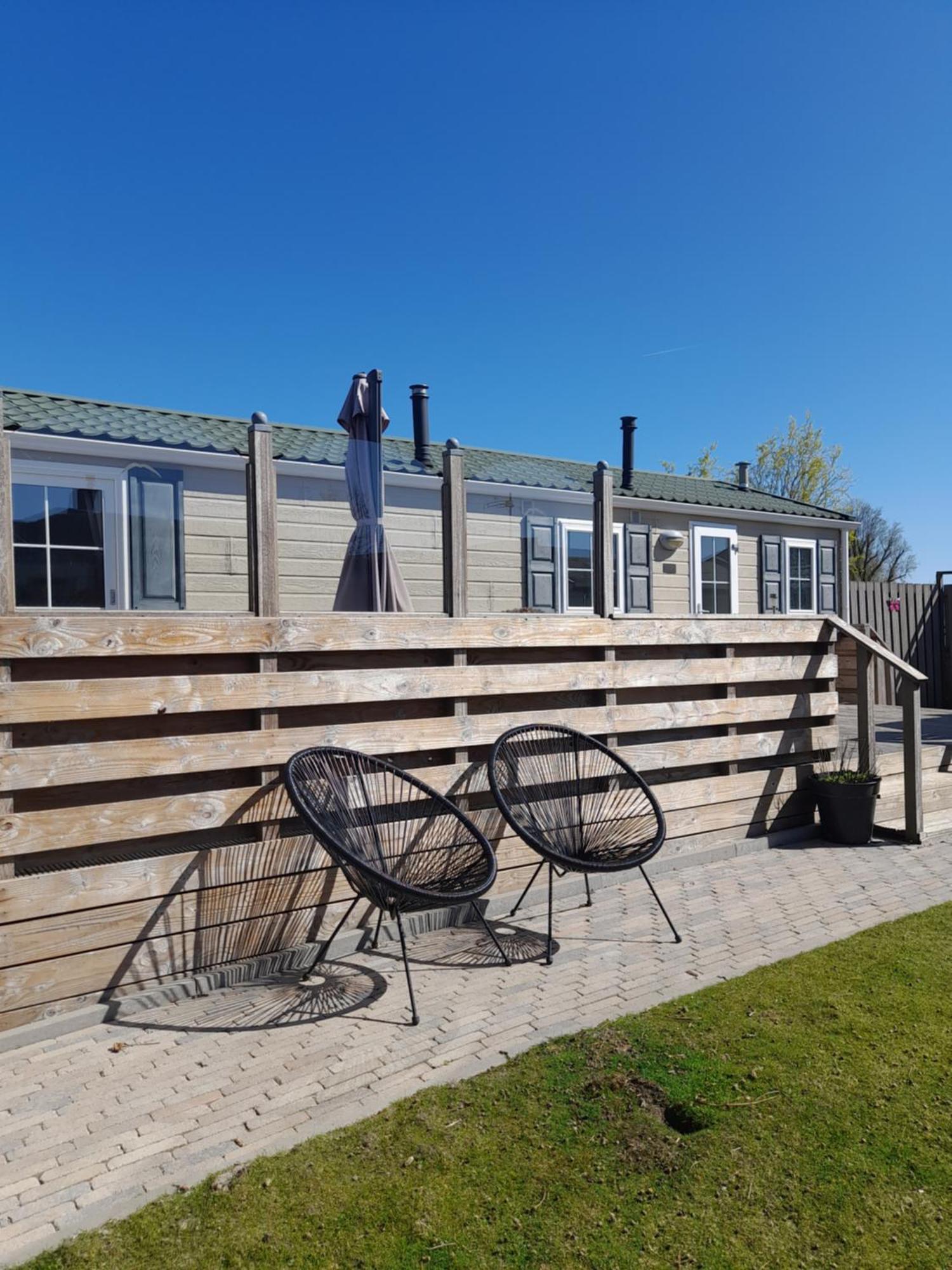 Chalet Makkum C99B Met Prive Gelegen Tuin Aan Het Water Exterior photo