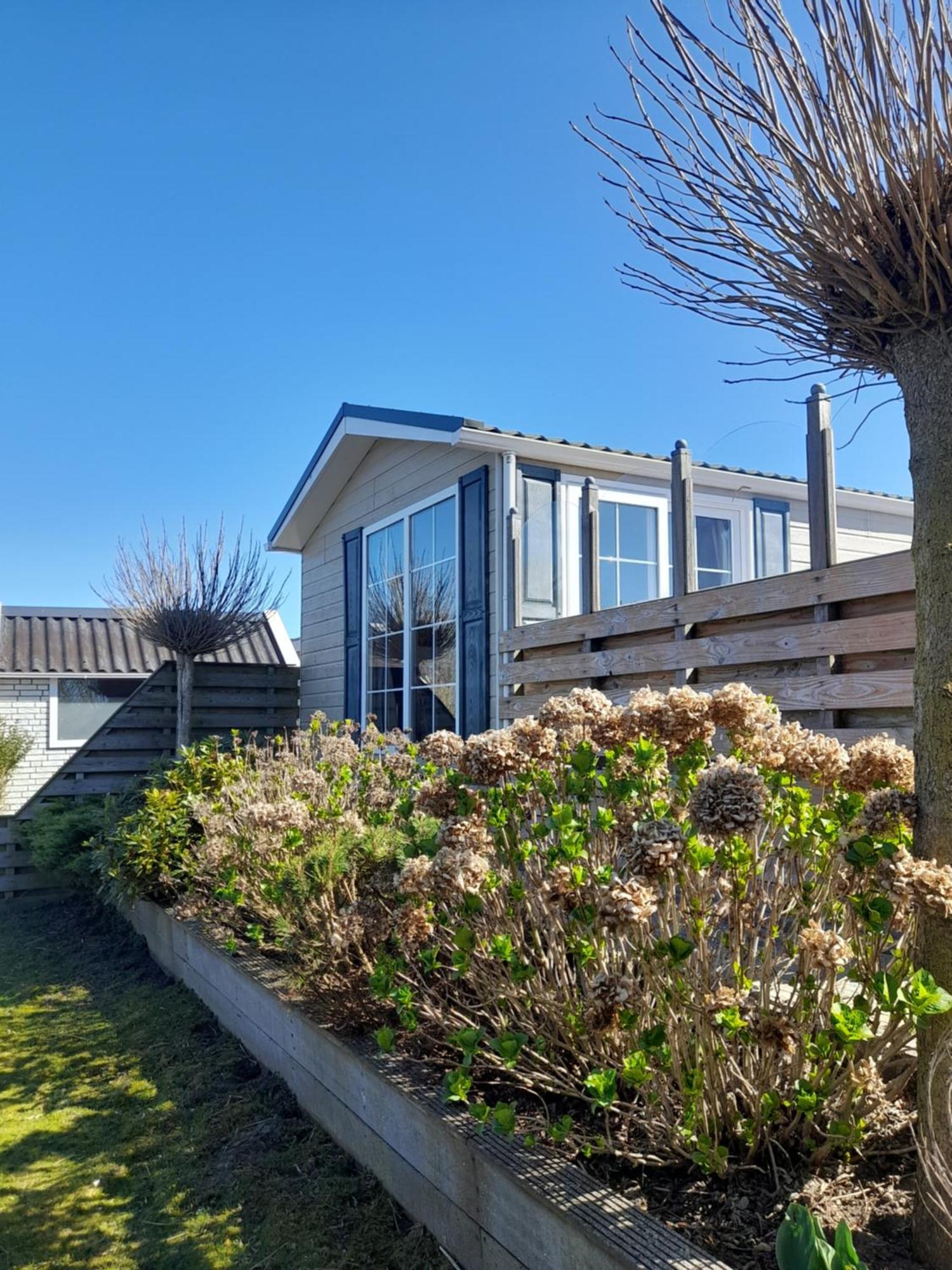 Chalet Makkum C99B Met Prive Gelegen Tuin Aan Het Water Exterior photo