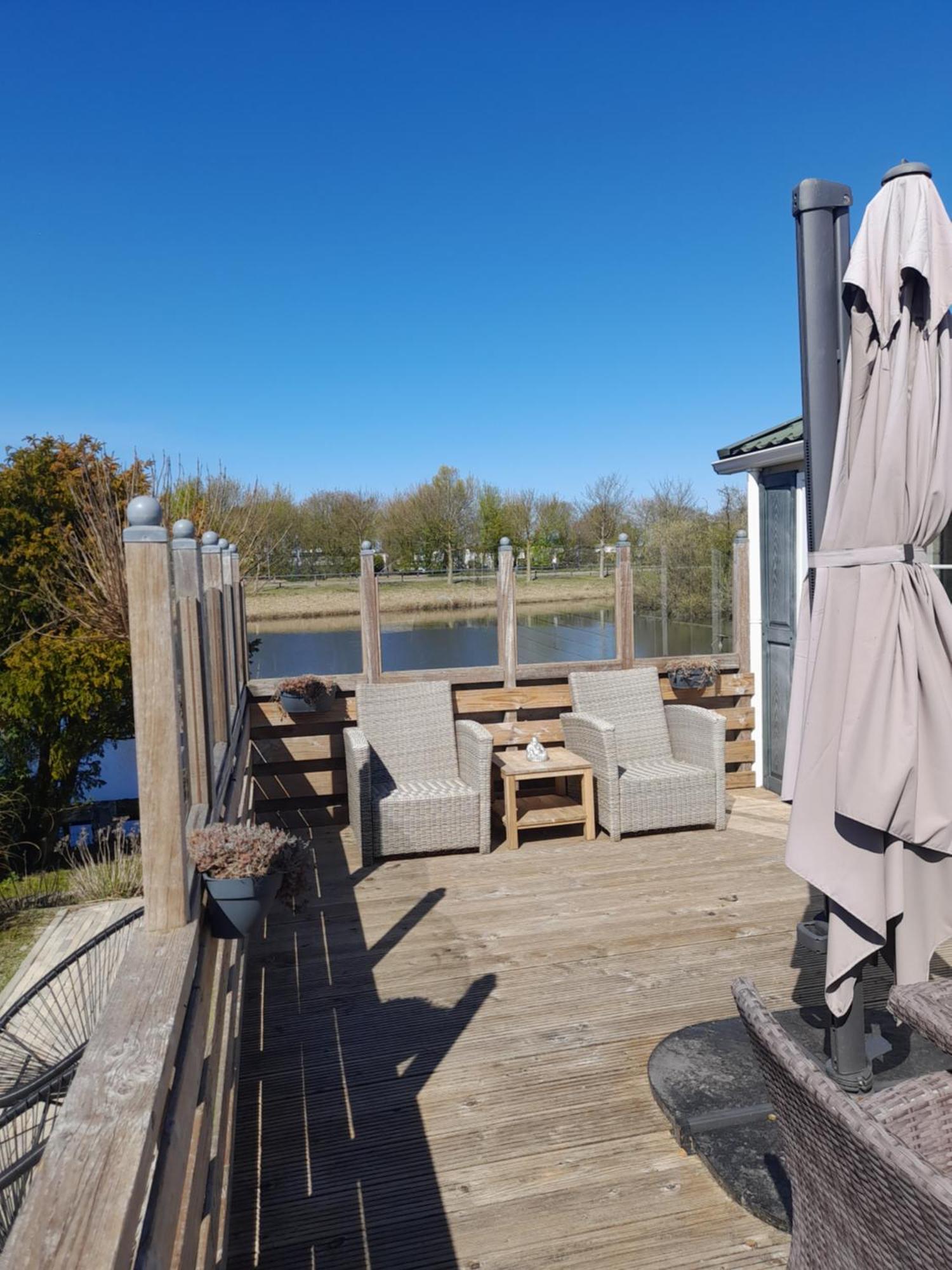 Chalet Makkum C99B Met Prive Gelegen Tuin Aan Het Water Exterior photo